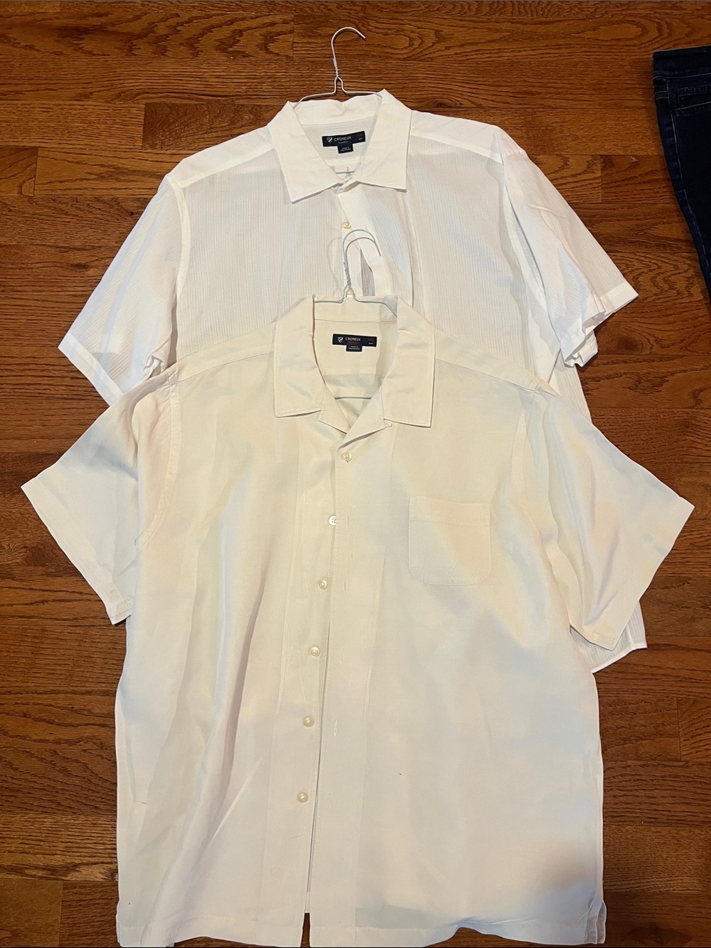 Cremiuex Cream and White Short-Sleeve Button-Down Camp Shirts (2)